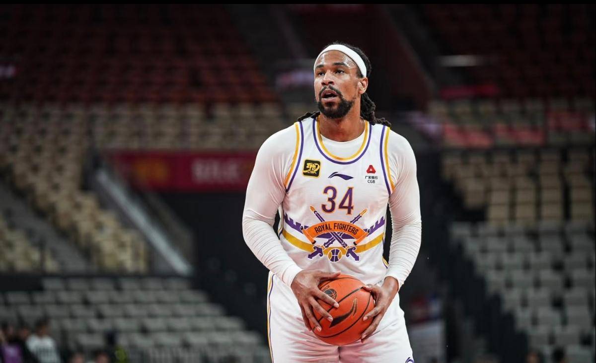 包含广东宏远训练开放日,今晨止住颓势引欢呼,意甲在即,年轻球员得到机会的词条 包含广东宏远训练开放日,今晨止住颓势引欢呼,意甲在即,年轻球员得到机会的词条