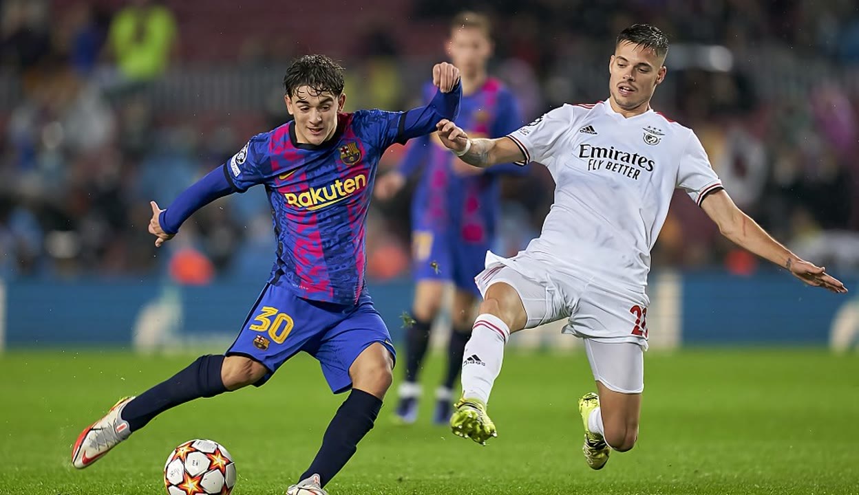 纽卡斯尔主场狂攻vs本菲卡穆帅铁阵