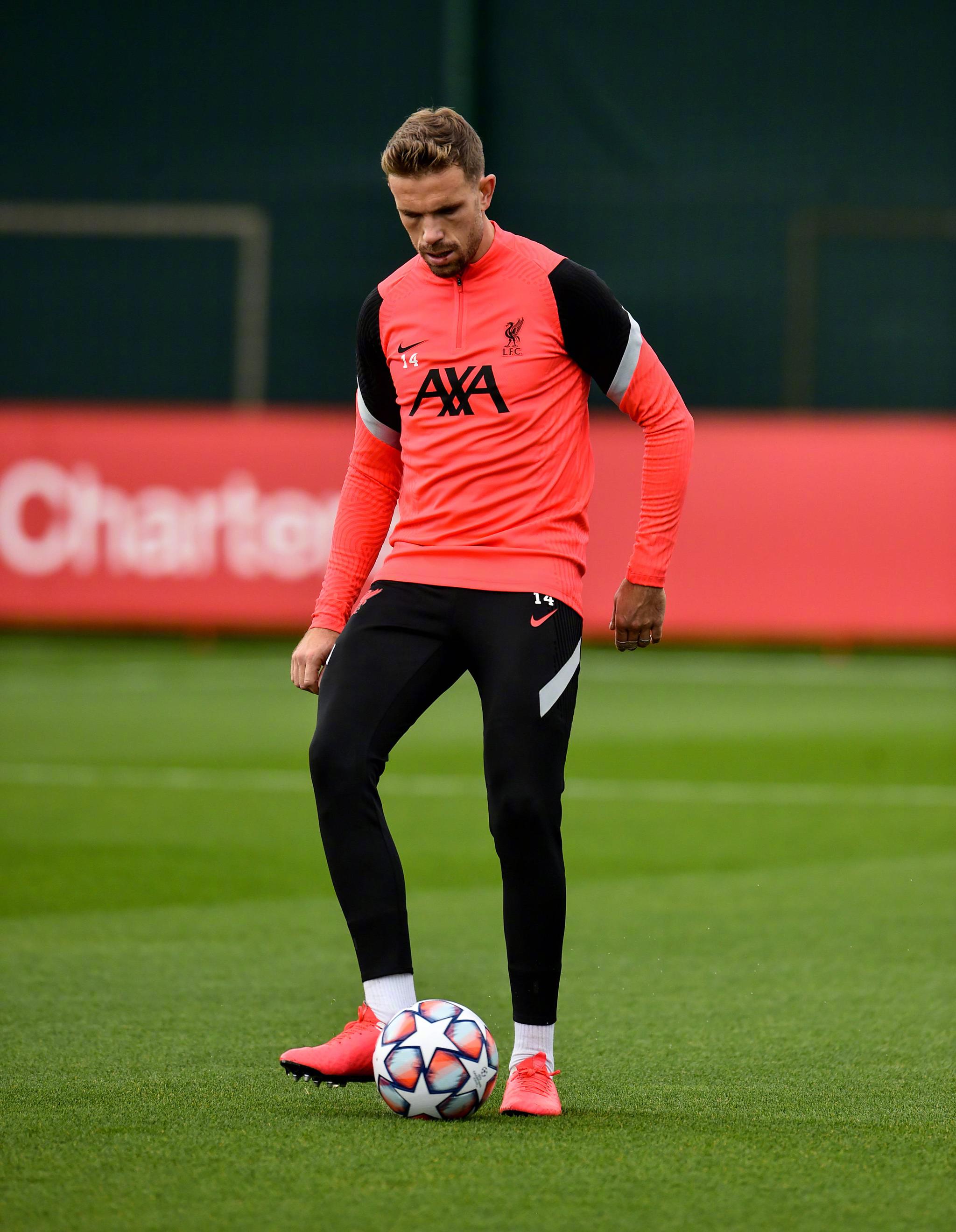 爱游戏全站-国际比赛日上海久事备战欧冠，调整名单细节曝光，压力陡增，资深球员宣示担当的简单介绍